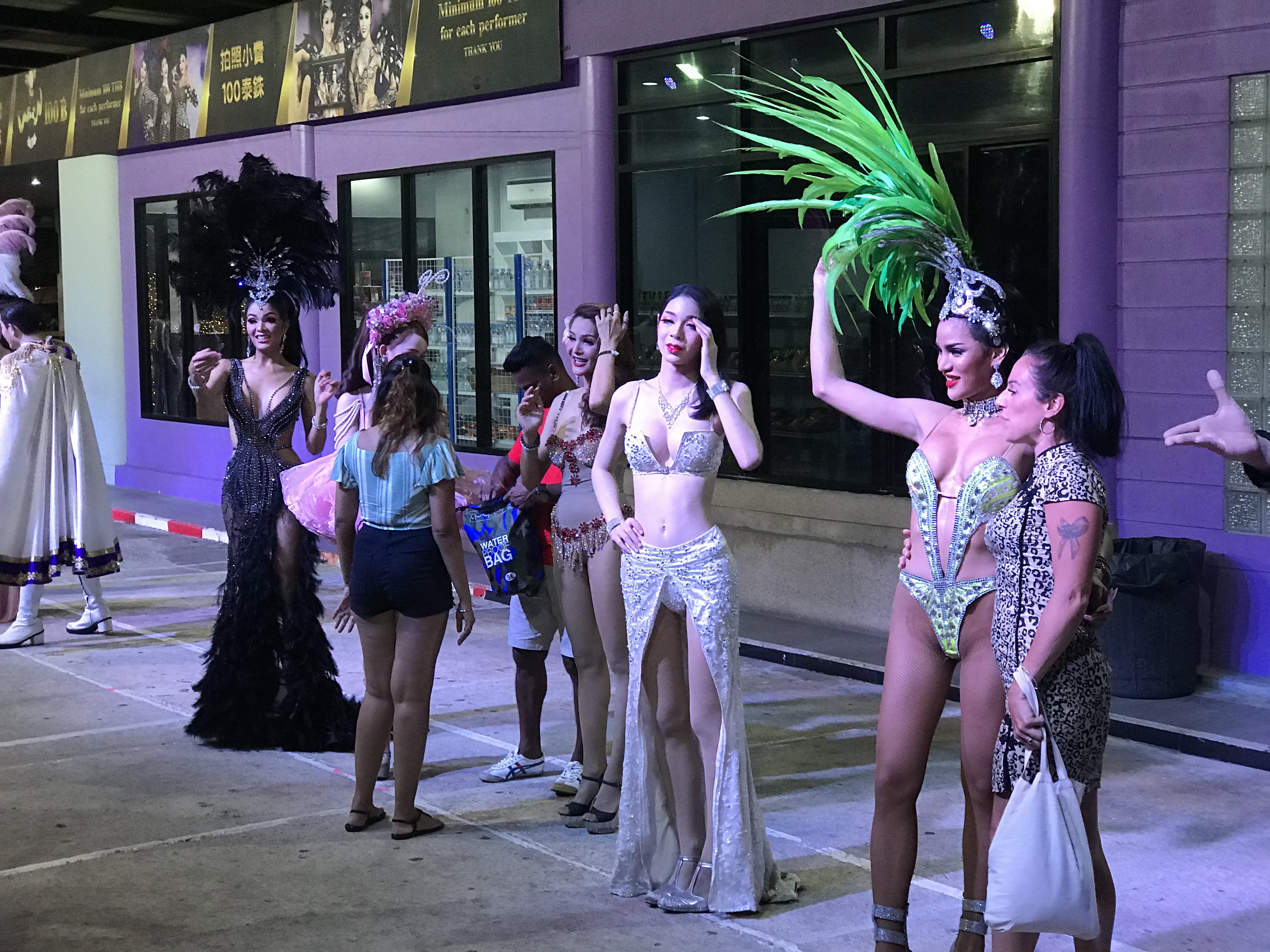Simon Cabaret Phuket 晚间歌舞秀 参考图 1